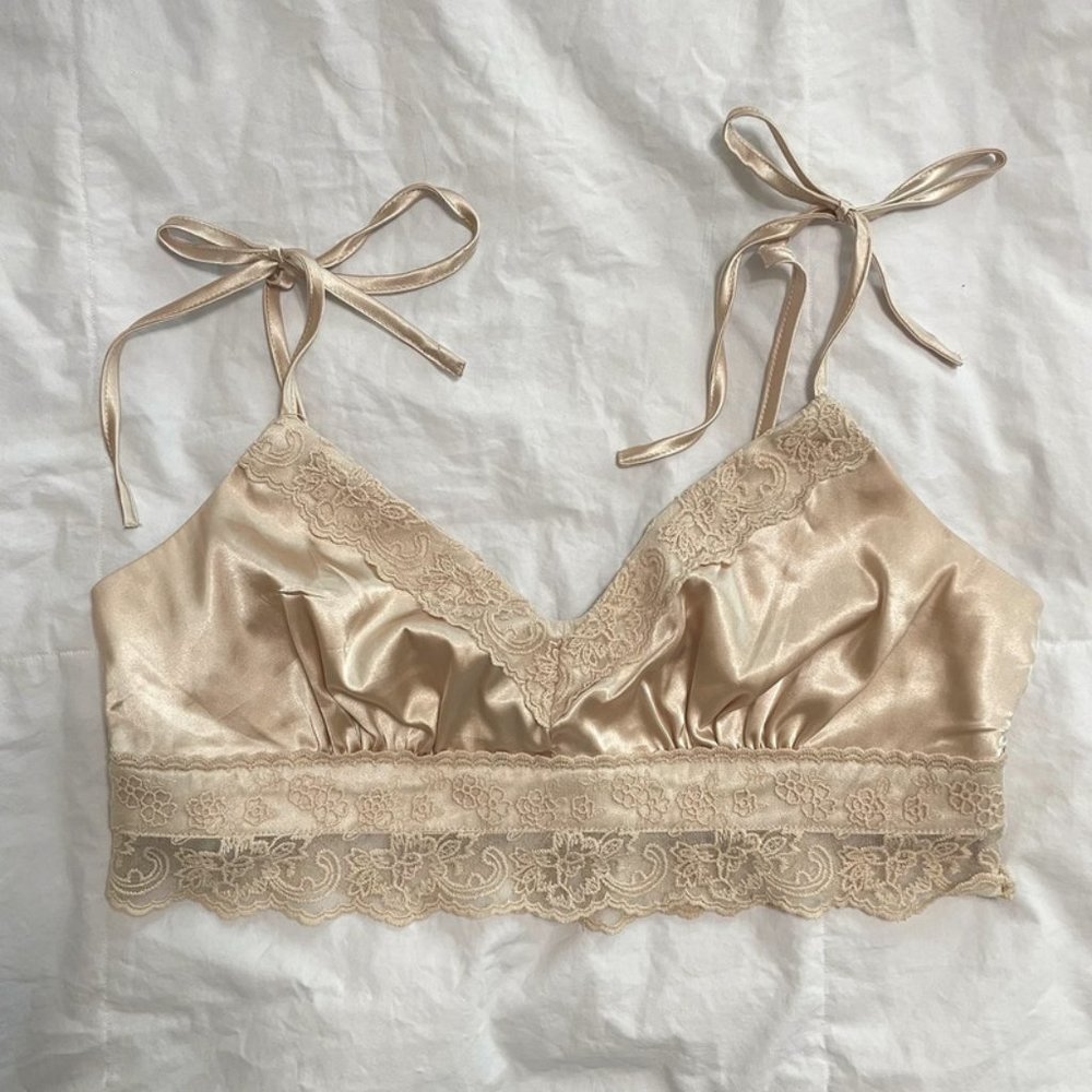Silky beige crop top